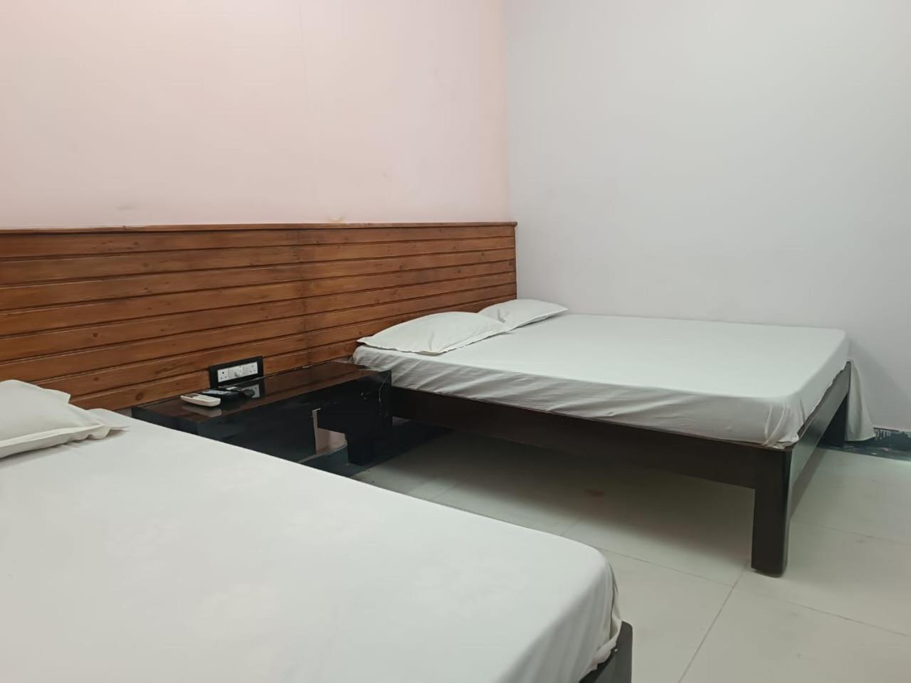 Sgs Residency Villa ตีรูปาติ ภายนอก รูปภาพ
