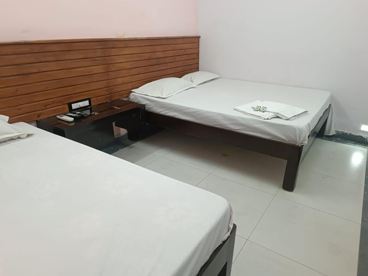 Sgs Residency Villa ตีรูปาติ ภายนอก รูปภาพ