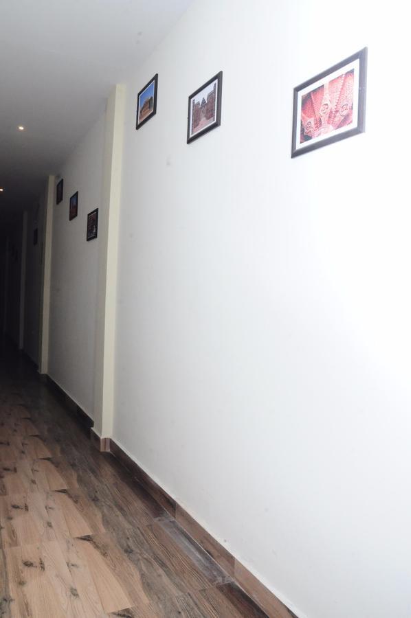Sgs Residency Villa ตีรูปาติ ภายนอก รูปภาพ