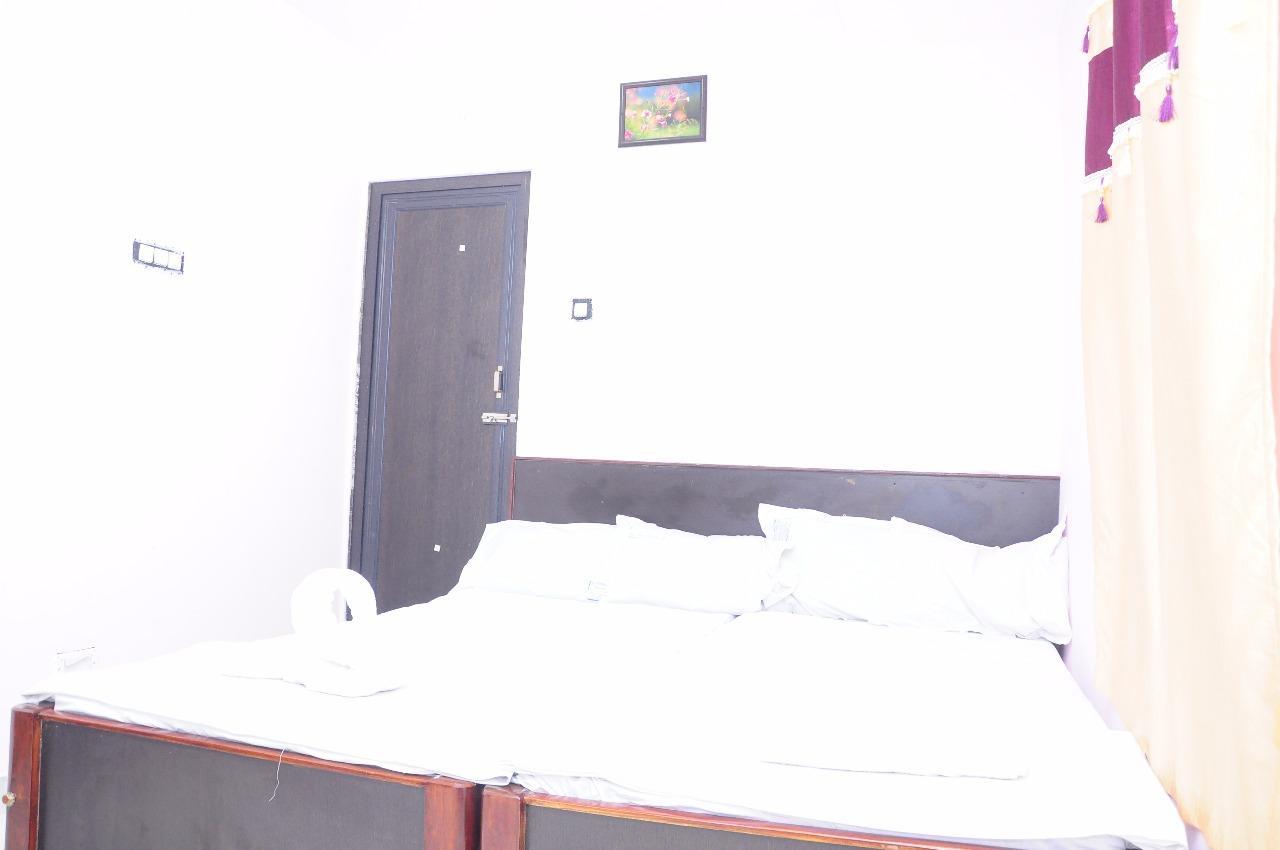 Sgs Residency Villa ตีรูปาติ ภายนอก รูปภาพ